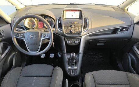 Opel Zafira C рестайлинг, 2015 год, 1 255 000 рублей, 14 фотография