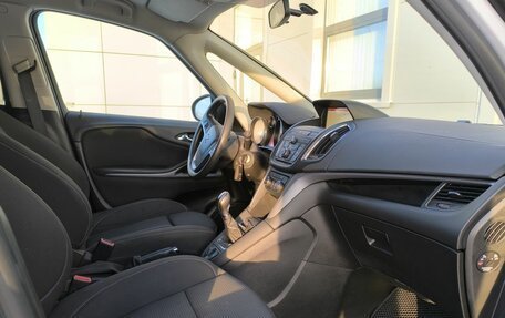 Opel Zafira C рестайлинг, 2015 год, 1 255 000 рублей, 13 фотография