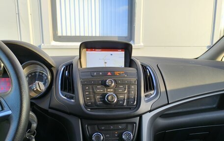 Opel Zafira C рестайлинг, 2015 год, 1 255 000 рублей, 18 фотография