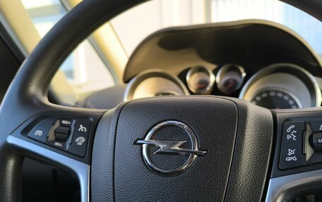 Opel Zafira C рестайлинг, 2015 год, 1 255 000 рублей, 15 фотография