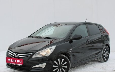 Hyundai Solaris II рестайлинг, 2015 год, 1 010 000 рублей, 2 фотография