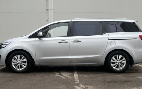 KIA Carnival III, 2017 год, 2 510 000 рублей, 2 фотография
