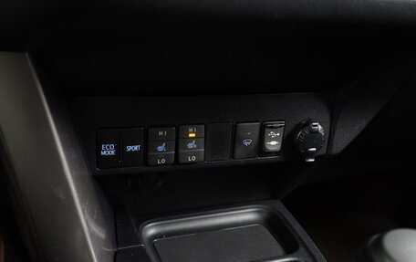 Toyota RAV4, 2015 год, 1 999 000 рублей, 18 фотография