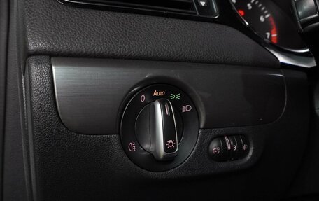 Volkswagen Jetta VI, 2016 год, 999 000 рублей, 16 фотография