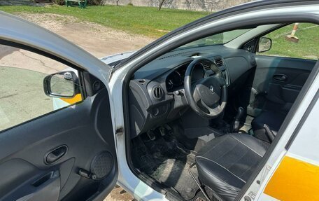 Renault Logan II, 2018 год, 470 000 рублей, 2 фотография