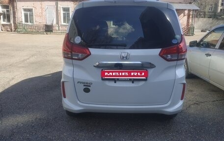 Honda Freed II, 2017 год, 1 590 000 рублей, 2 фотография