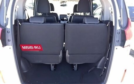 Honda Freed II, 2017 год, 1 590 000 рублей, 8 фотография