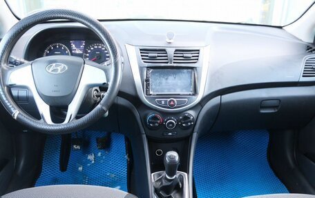 Hyundai Solaris II рестайлинг, 2011 год, 570 000 рублей, 8 фотография