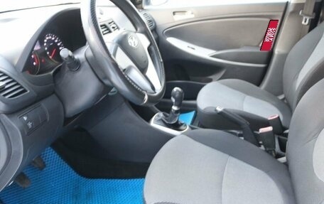 Hyundai Solaris II рестайлинг, 2011 год, 570 000 рублей, 12 фотография