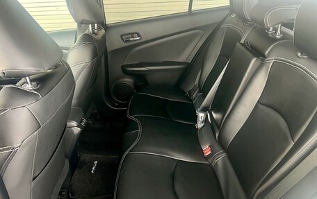 Toyota Prius IV XW50, 2019 год, 2 399 000 рублей, 11 фотография