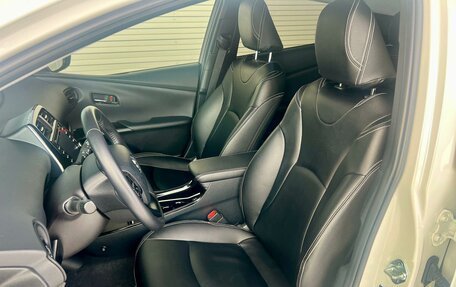 Toyota Prius IV XW50, 2019 год, 2 399 000 рублей, 10 фотография