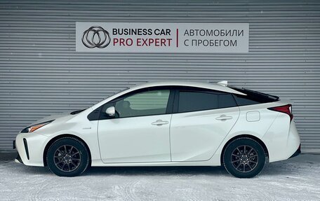 Toyota Prius IV XW50, 2019 год, 2 399 000 рублей, 8 фотография