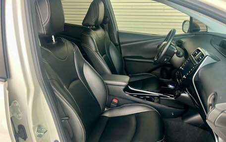 Toyota Prius IV XW50, 2019 год, 2 399 000 рублей, 12 фотография