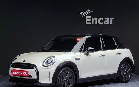 MINI Hatch, 2021 год, 1 819 000 рублей, 1 фотография