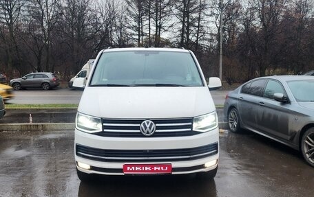 Volkswagen Caravelle T6 рестайлинг, 2018 год, 3 700 000 рублей, 1 фотография
