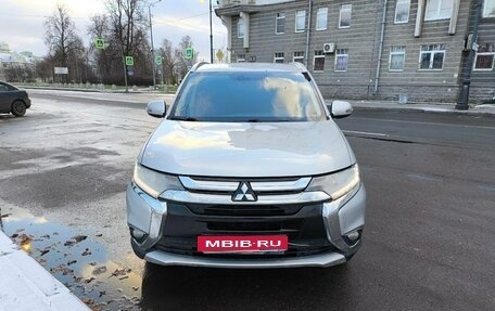 Mitsubishi Outlander III рестайлинг 3, 2017 год, 1 550 000 рублей, 1 фотография