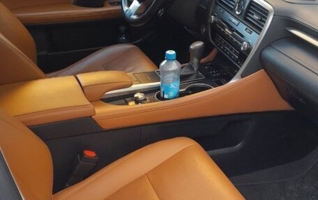 Lexus RX IV рестайлинг, 2020 год, 5 800 000 рублей, 2 фотография