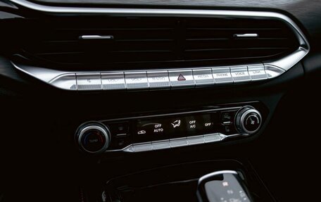 FAW Bestune T77, 2024 год, 1 895 000 рублей, 15 фотография