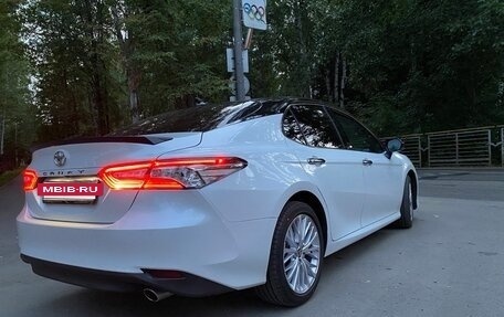 Toyota Camry, 2020 год, 3 550 000 рублей, 3 фотография