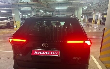 Toyota RAV4, 2024 год, 4 050 000 рублей, 3 фотография