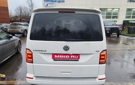 Volkswagen Caravelle T6 рестайлинг, 2018 год, 3 700 000 рублей, 2 фотография