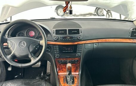 Mercedes-Benz E-Класс, 2004 год, 650 000 рублей, 5 фотография