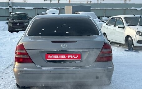 Mercedes-Benz E-Класс, 2004 год, 650 000 рублей, 4 фотография