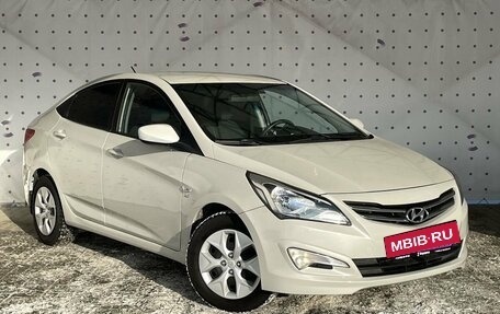 Hyundai Solaris II рестайлинг, 2015 год, 1 080 000 рублей, 2 фотография