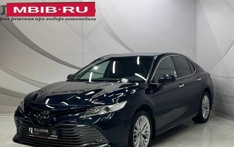 Toyota Camry, 2018 год, 3 100 000 рублей, 1 фотография