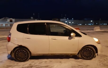 Honda Fit III, 2005 год, 240 000 рублей, 2 фотография