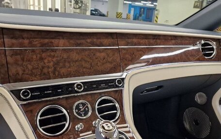 Bentley Continental GT III, 2019 год, 18 500 000 рублей, 25 фотография