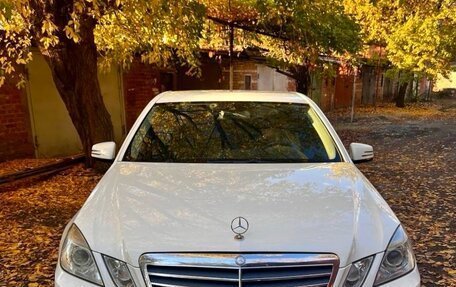 Mercedes-Benz E-Класс, 2011 год, 1 850 000 рублей, 2 фотография