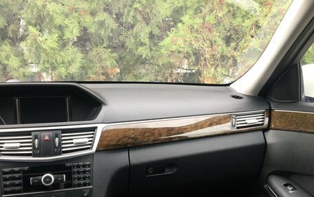 Mercedes-Benz E-Класс, 2011 год, 1 850 000 рублей, 6 фотография