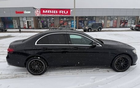 Mercedes-Benz E-Класс, 2021 год, 2 700 000 рублей, 6 фотография