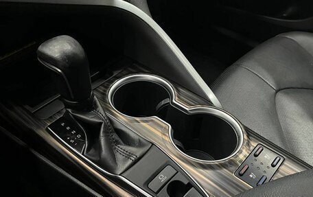 Toyota Camry, 2018 год, 3 100 000 рублей, 17 фотография