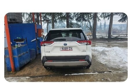 Toyota RAV4, 2021 год, 2 850 000 рублей, 8 фотография