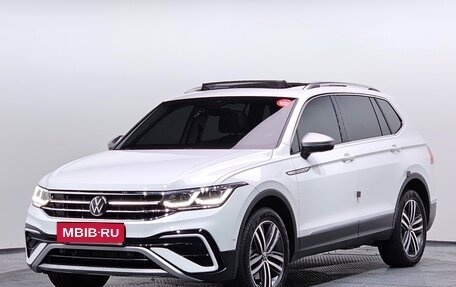 Volkswagen Tiguan, 2024 год, 4 099 000 рублей, 1 фотография