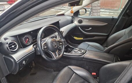 Mercedes-Benz E-Класс, 2018 год, 1 600 000 рублей, 8 фотография