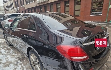 Mercedes-Benz E-Класс, 2018 год, 1 600 000 рублей, 5 фотография