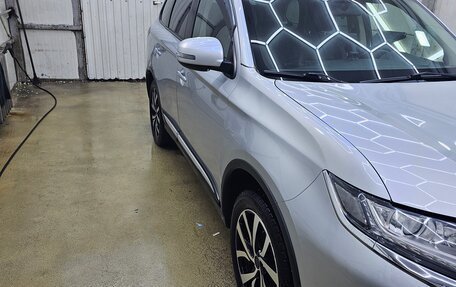 Mitsubishi Outlander III рестайлинг 3, 2015 год, 1 541 000 рублей, 3 фотография