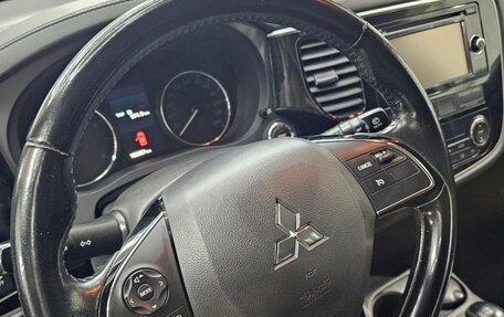 Mitsubishi Outlander III рестайлинг 3, 2015 год, 1 541 000 рублей, 15 фотография