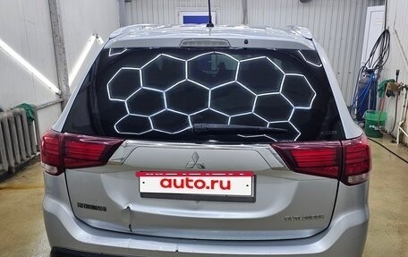 Mitsubishi Outlander III рестайлинг 3, 2015 год, 1 541 000 рублей, 8 фотография