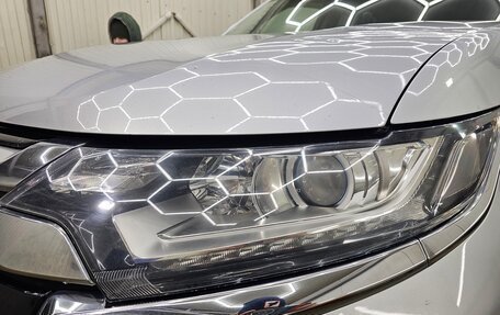 Mitsubishi Outlander III рестайлинг 3, 2015 год, 1 541 000 рублей, 16 фотография