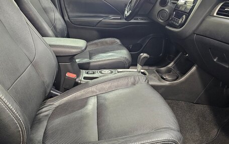 Mitsubishi Outlander III рестайлинг 3, 2015 год, 1 541 000 рублей, 17 фотография