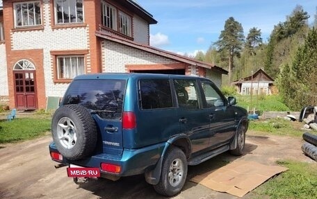 Nissan Terrano II рестайлинг, 1995 год, 420 000 рублей, 3 фотография