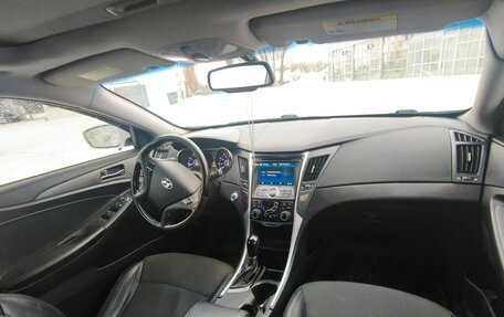 Hyundai Sonata VI, 2011 год, 1 350 000 рублей, 18 фотография