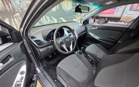 Hyundai Solaris II рестайлинг, 2011 год, 663 000 рублей, 5 фотография