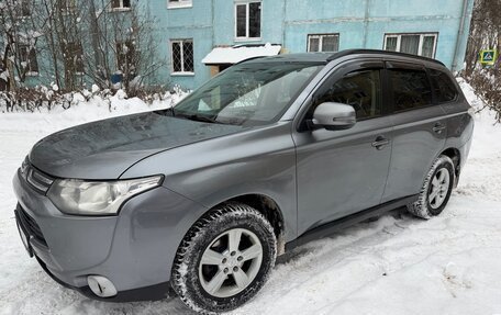Mitsubishi Outlander III рестайлинг 3, 2012 год, 1 000 000 рублей, 1 фотография