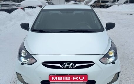 Hyundai Solaris II рестайлинг, 2012 год, 650 000 рублей, 1 фотография