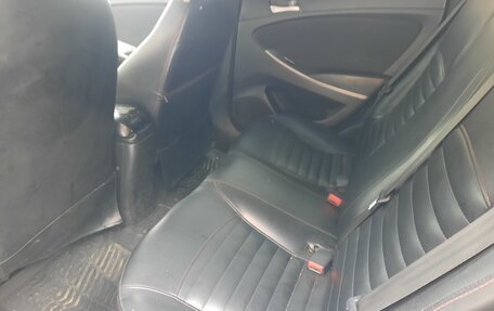 Hyundai Solaris II рестайлинг, 2014 год, 6 фотография